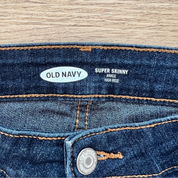 Old Navy  Super Skinny High Rise Ankle Jeans Dark Rinse Denim Size 8 - Picture 5 of 6